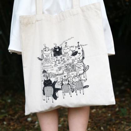 White Cats printed Canvas Bag